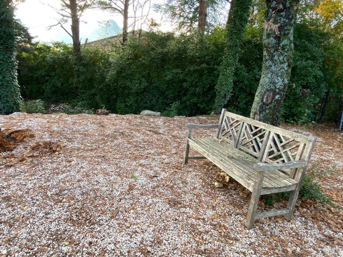 La Maison De Mado Et Sa Cabane Dans Les Arbres Plan d'Aups Exteriér fotografie